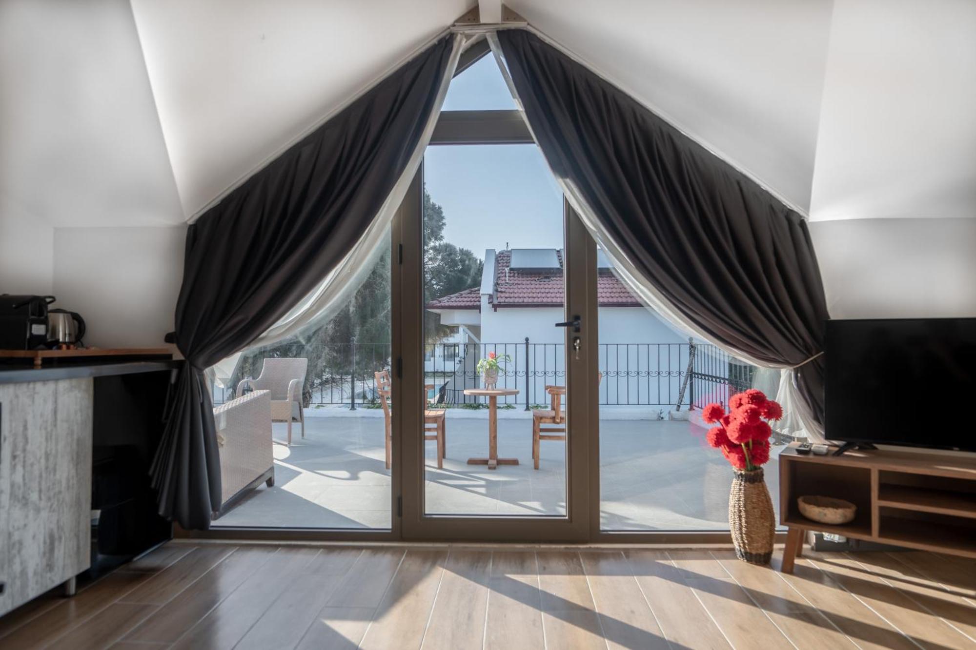 Feri Surf Club Hotel Datca Exterior photo